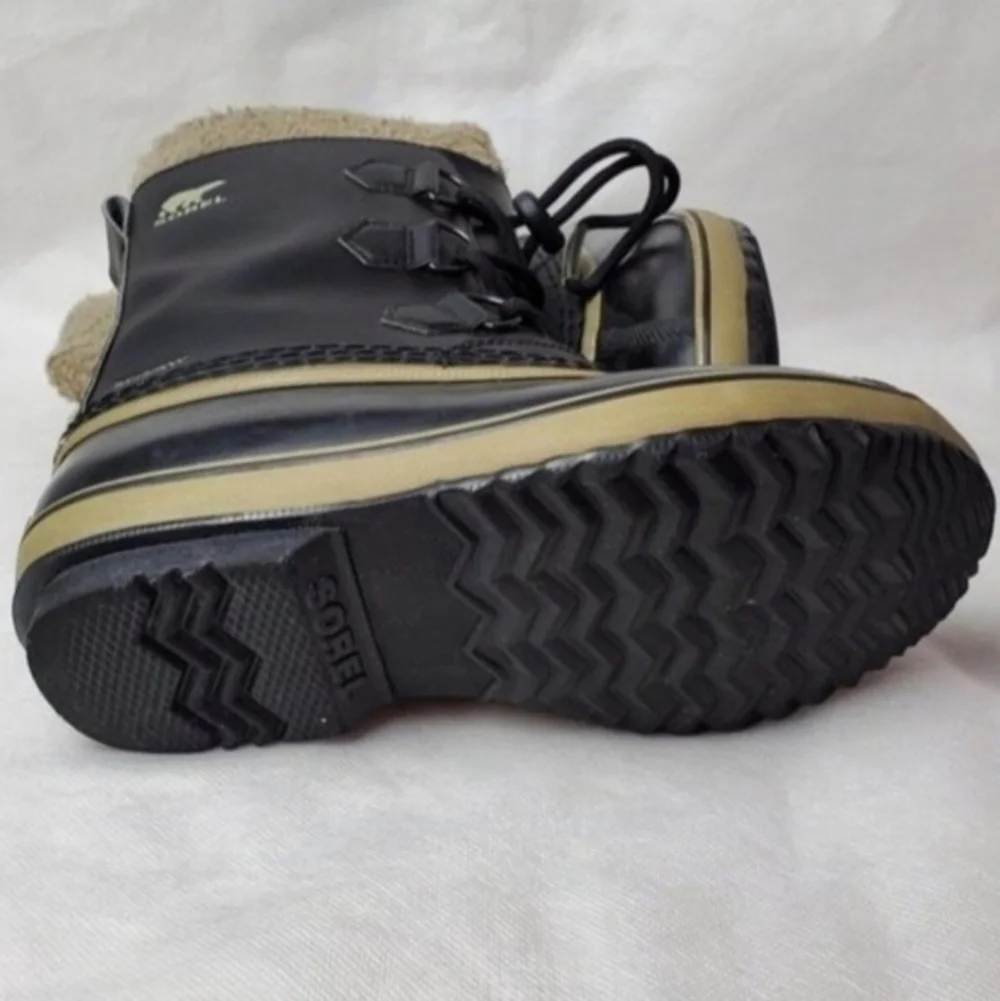 Sorel black waterproof snow boots